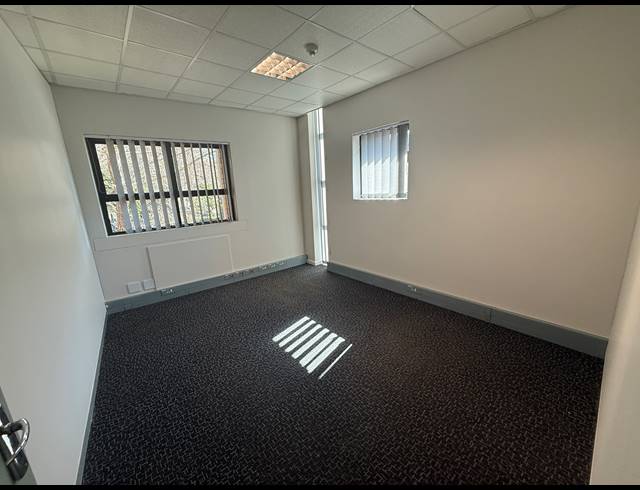 686M² OFFICE TO LET IN PARKTOWN